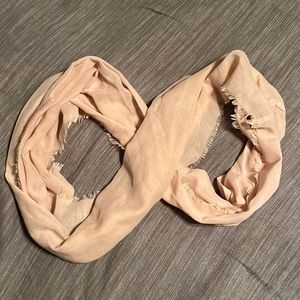 Light pink fashion scarf. One size.